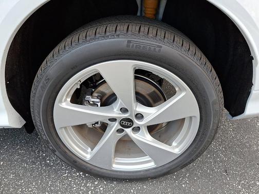 2025 Audi Q5 2.0T quattro Premium