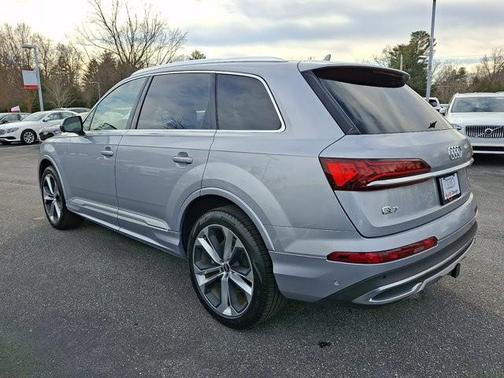2021 Audi Q7 55 Premium Plus