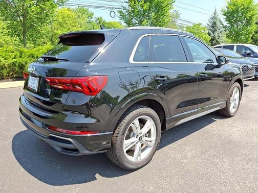 2024 Audi Q3 45 S line Premium