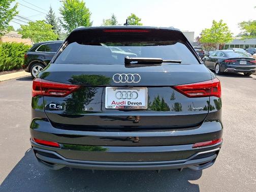 2024 Audi Q3 45 S line Premium