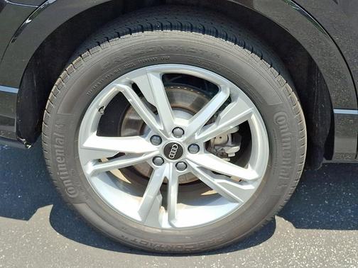 2024 Audi Q3 45 S line Premium
