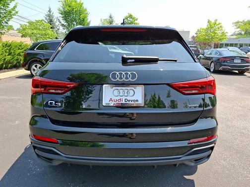 2024 Audi Q3 45 S line Premium