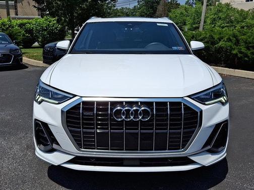 2024 Audi Q3 45 S line Premium