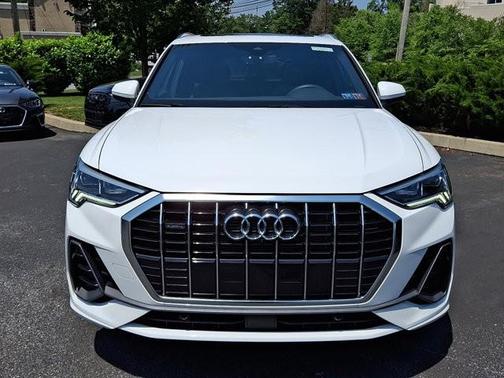 2024 Audi Q3 45 S line Premium