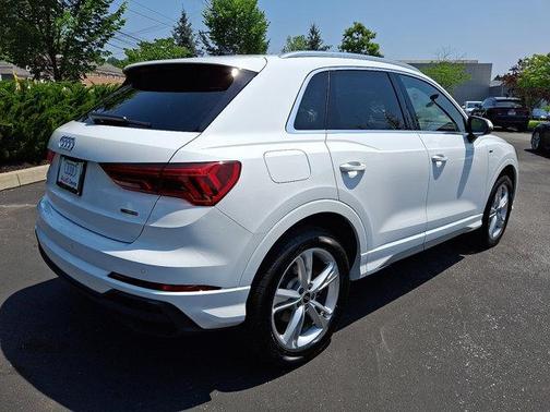 2024 Audi Q3 45 S line Premium