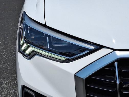 2024 Audi Q3 45 S line Premium