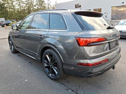 2026 Audi Q7 PLUS