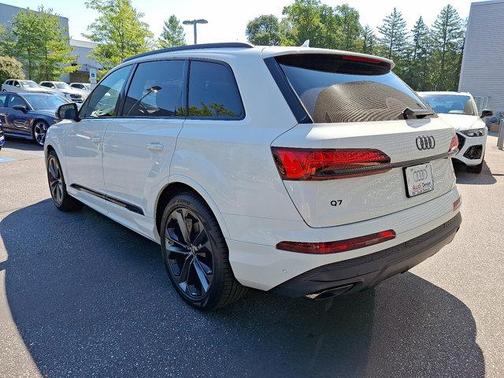 2025 Audi Q7 55 Premium Plus