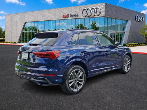 Navarra Blue Metallic 2025 Audi Q3 45 S line Premium