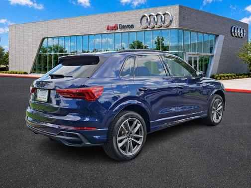 Navarra Blue Metallic 2025 Audi Q3 45 S line Premium