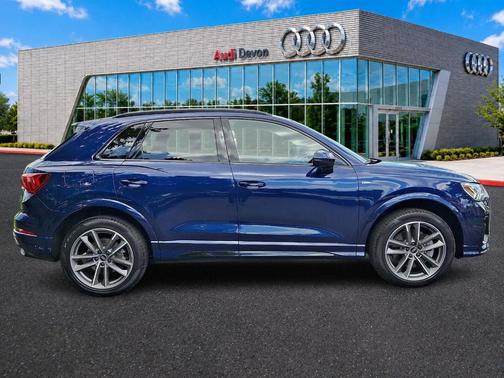 Navarra Blue Metallic 2025 Audi Q3 45 S line Premium