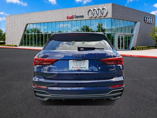 Navarra Blue Metallic 2025 Audi Q3 45 S line Premium