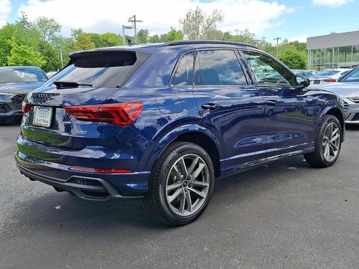 Navarra Blue Metallic 2025 Audi Q3 45 S line Premium