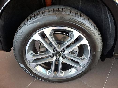 2025 Audi Q5 2.0T quattro Premium