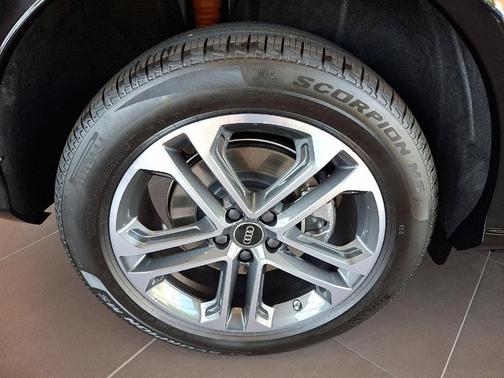2025 Audi Q5 2.0T quattro Premium