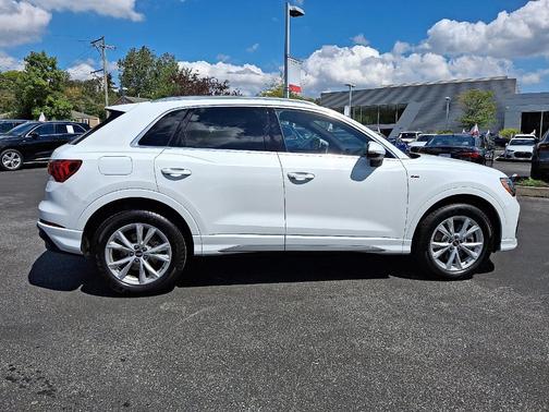 2021 Audi Q3 45 S line Premium