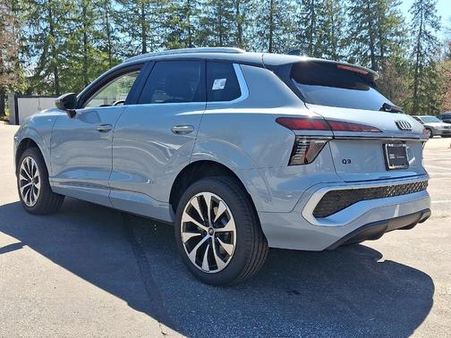 Arrow Gray Pearl 2026 Audi Q3 S line