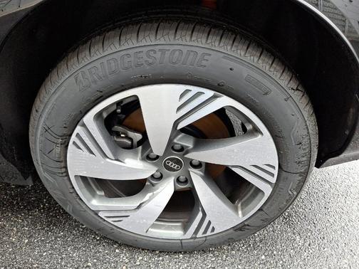 2025 Audi Q6 e-tron Premium