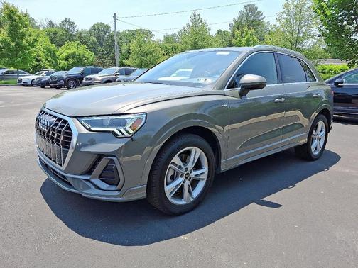 2024 Audi Q3 45 S line Premium