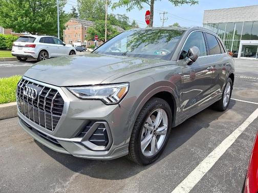 2024 Audi Q3 45 S line Premium