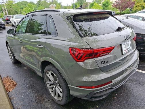 2024 Audi Q3 45 S line Premium