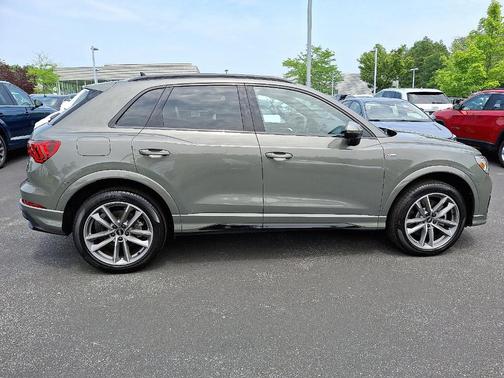 2024 Audi Q3 45 S line Premium