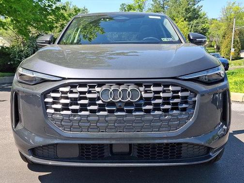 Tambora Gray Metallic 2025 Audi Q5 2.0T quattro Premium
