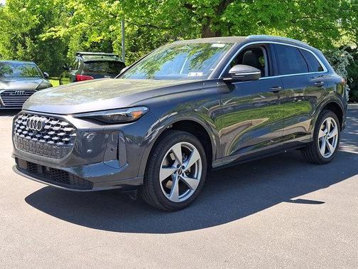 Tambora Gray Metallic 2025 Audi Q5 2.0T quattro Premium