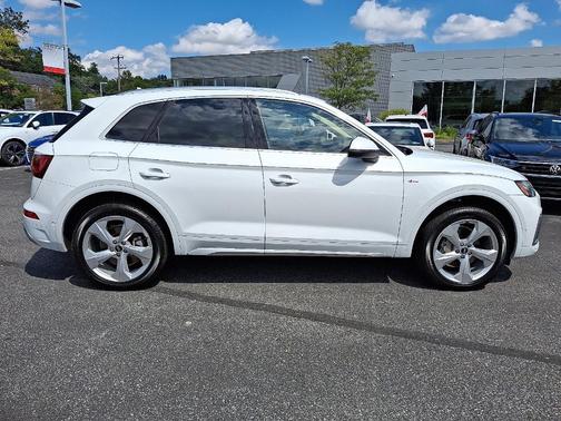 2023 Audi Q5 45 S line Prestige