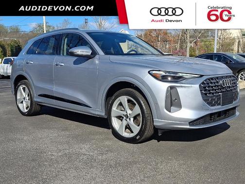 Florett Silver Metallic 2025 Audi Q5 2.0T quattro Premium