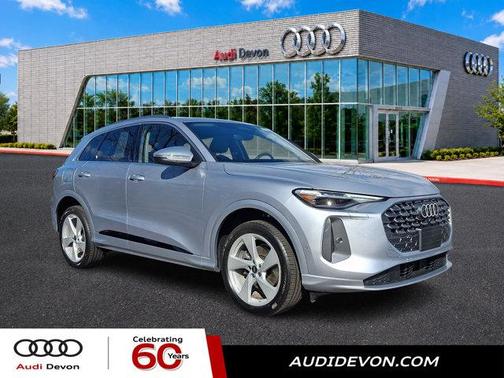 Florett Silver Metallic 2025 Audi Q5 2.0T quattro Premium