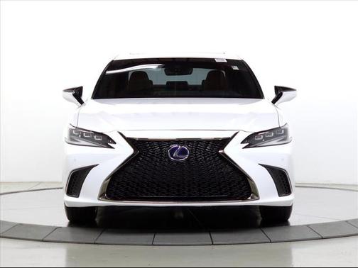 2022 Lexus ES 300h F SPORT