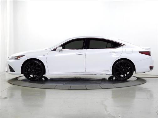 2022 Lexus ES 300h F SPORT
