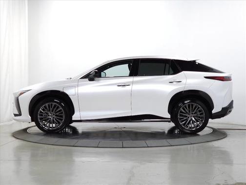 2023 Lexus RZ 450e Luxury