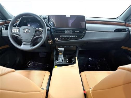 2025 Lexus ES 300h F SPORT Design