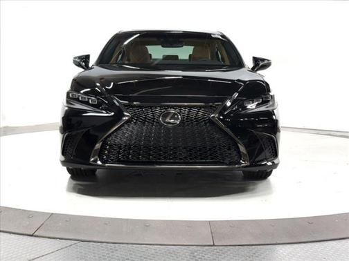 2025 Lexus ES 300h F SPORT Design