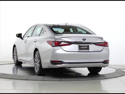 2021 Lexus ES 300h Base