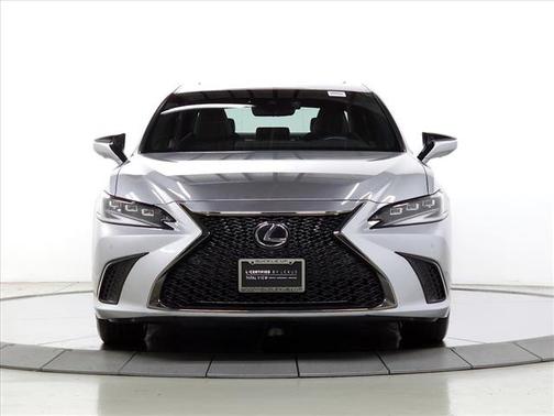 2024 Lexus ES 300h F SPORT Handling