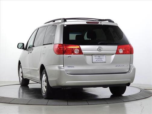 Silver Shadow Pearl 2009 Toyota Sienna LE