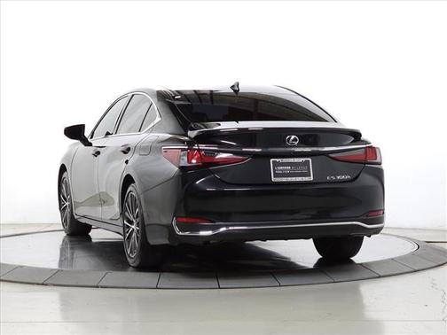 2024 Lexus ES 300h F SPORT Design