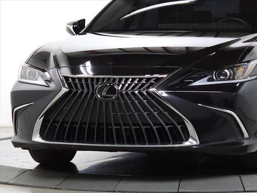 2024 Lexus ES 300h F SPORT Design