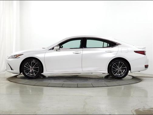 2022 Lexus ES 250 Base