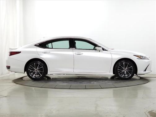 2022 Lexus ES 250 Base