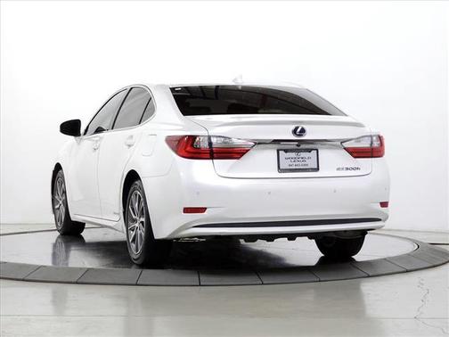 2016 Lexus ES 300h Base