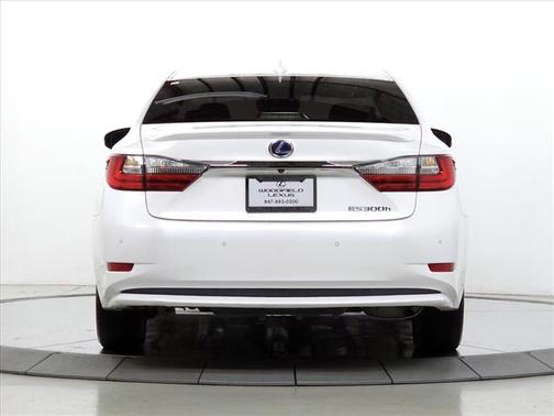 2016 Lexus ES 300h Base