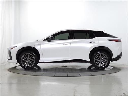 Eminent White Pearl 2024 Lexus RZ 450e Luxury