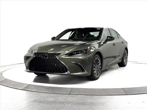 2025 Lexus ES 300h Ultra Luxury