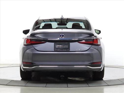 2020 Lexus ES 300h Base