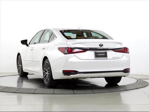 2023 Lexus ES 300h Premium