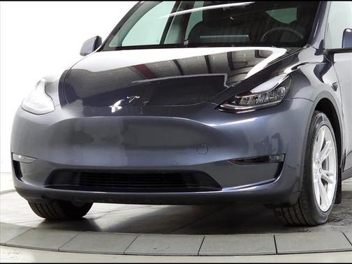 2022 Tesla Model Y Long Range Dual Motor All-Wheel Drive
